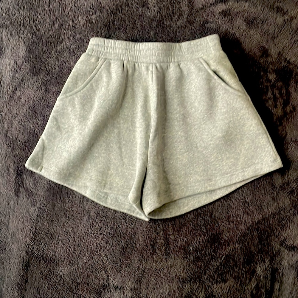 Kittenish gray crop top and shorts. Size small. - Picture 3 of 6